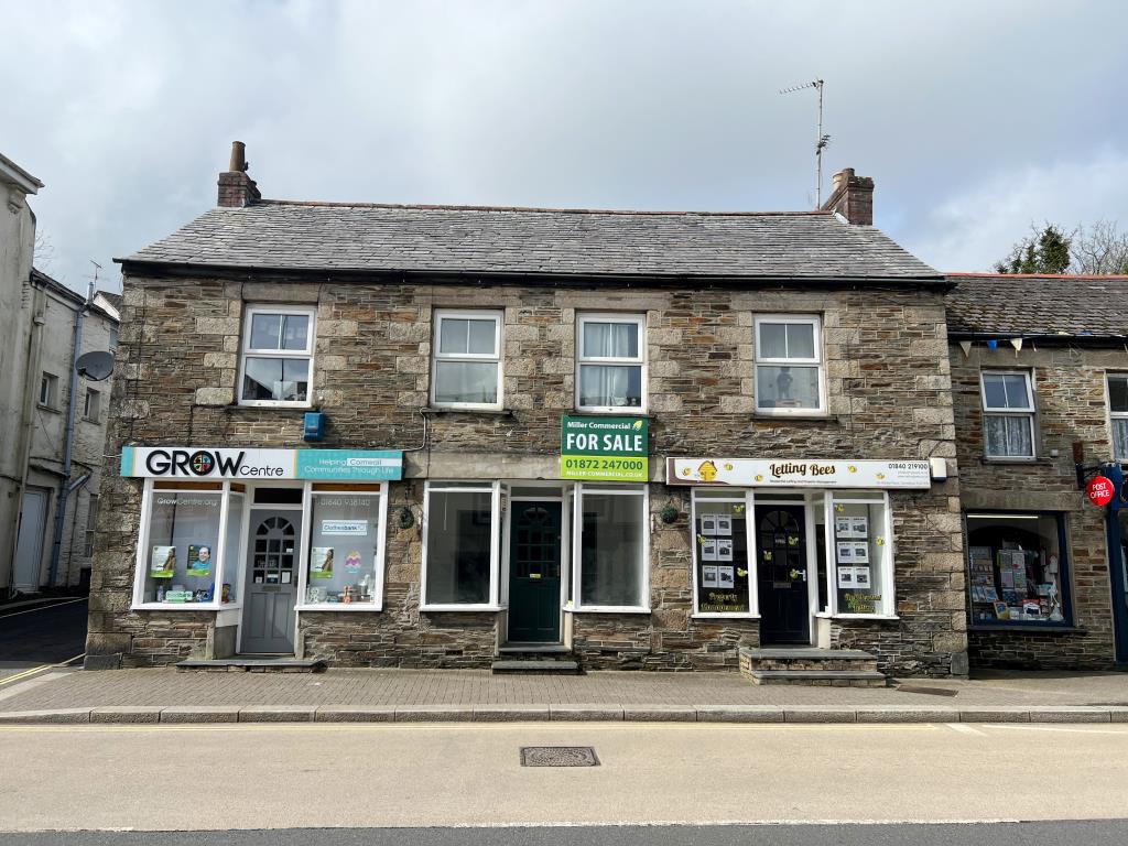 Lot: 3 - DOUBLE FRONTED RETAIL SHOP IN PRIME LOCATION -